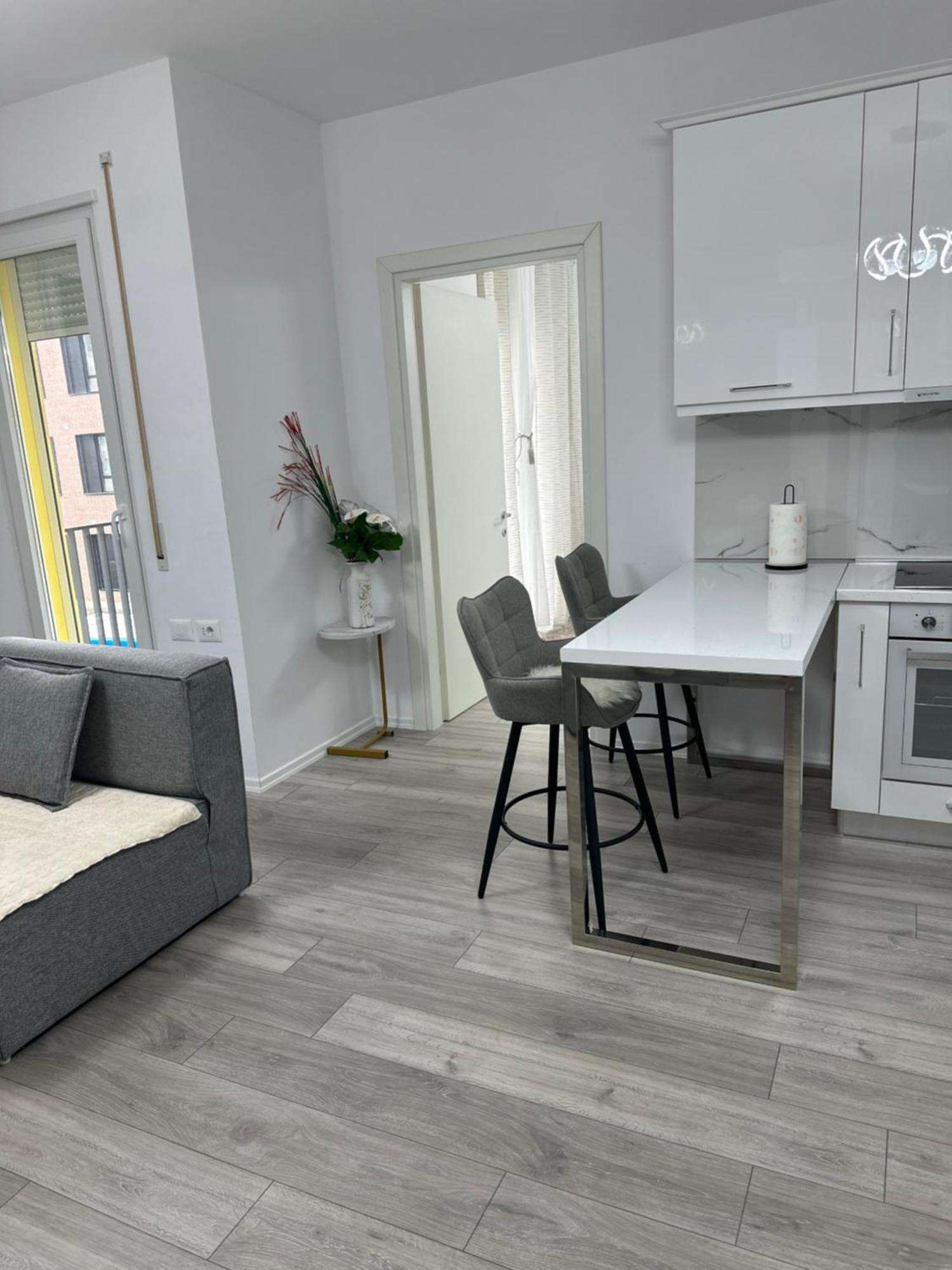 Bratti'S Apartment Near Tirana Center And Mother Teresa Airport Zewnętrze zdjęcie
